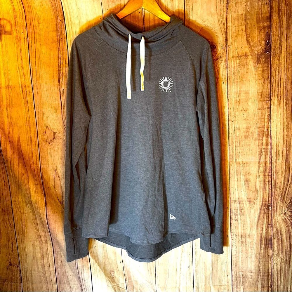 New Era Long Sleeve Shirt High Neck Coverage thumb sleeves Gray Woman’s X Large.